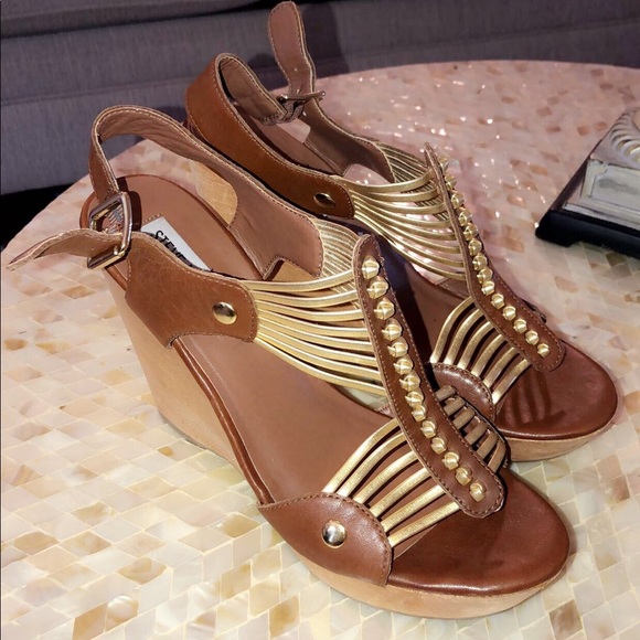 Steve Madden Shoes - Steve Madden Tuscaan Wedge Sandal